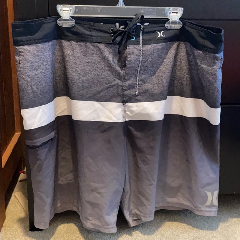 Men’s Hurley Swim Trunks Size 38